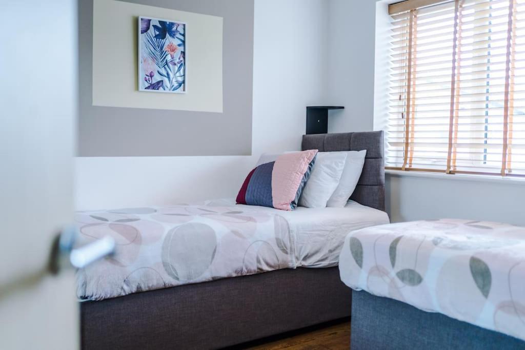 Villa Modern Townhouse Near Coop Live Etihad Manchester Exterior foto